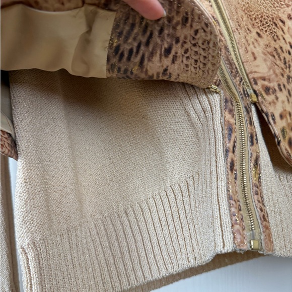 St. John Sport by Marie Gray Animal Print Leather Jacket Vest Sweater Sz. L - Picture 5 of 11